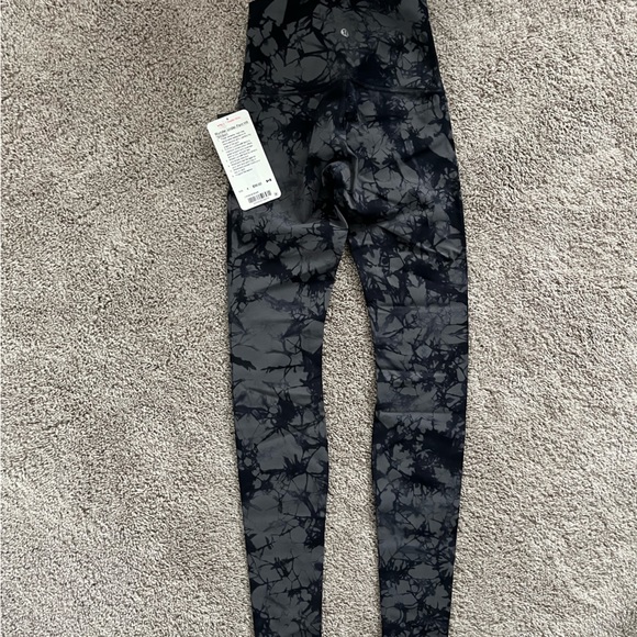 NWT Size 4 Lululemon Wunder Under Pant HR Shibori - Picture 1 of 3